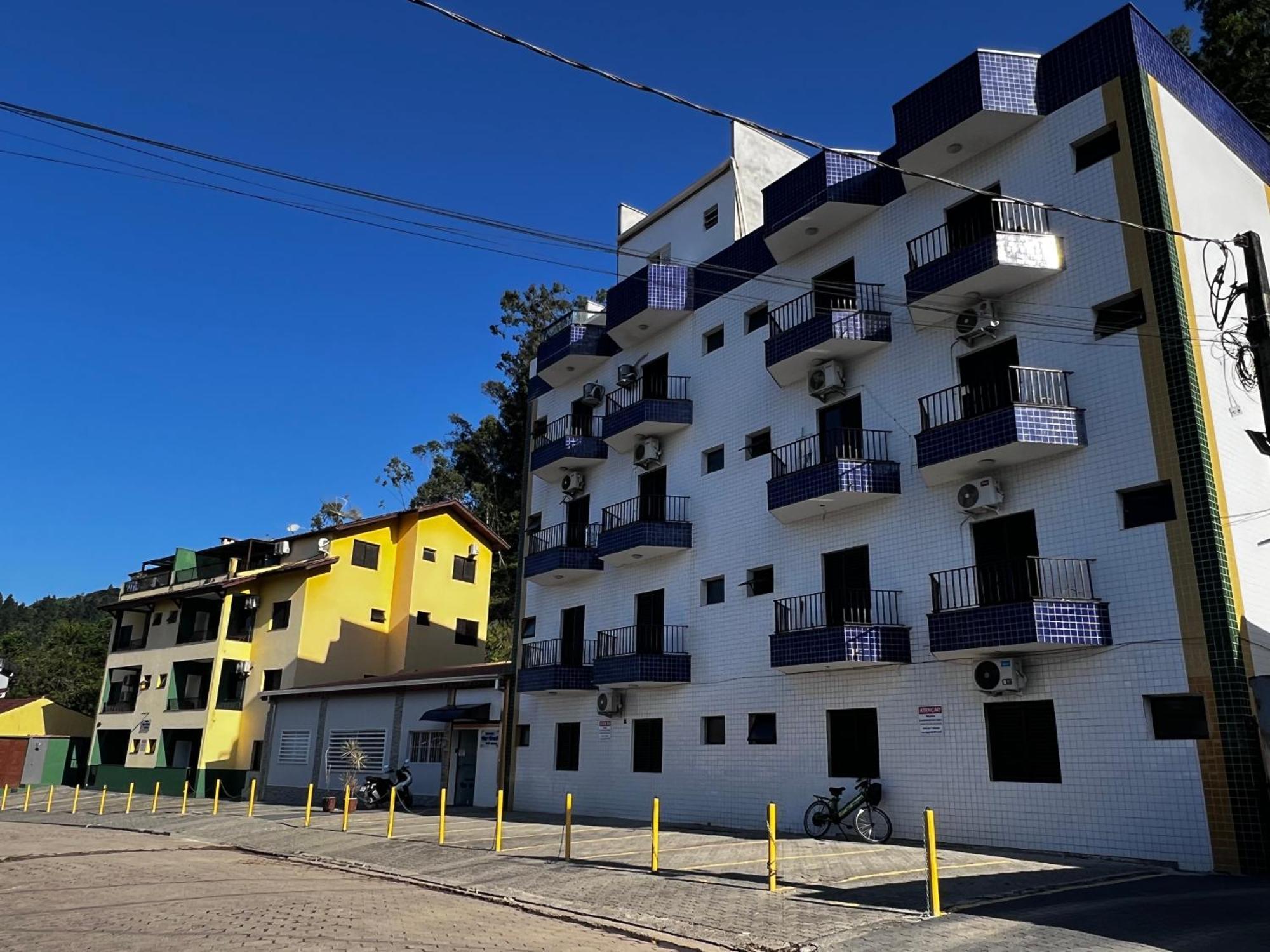 Flats E Temporada Mar Brasil * Ubatuba